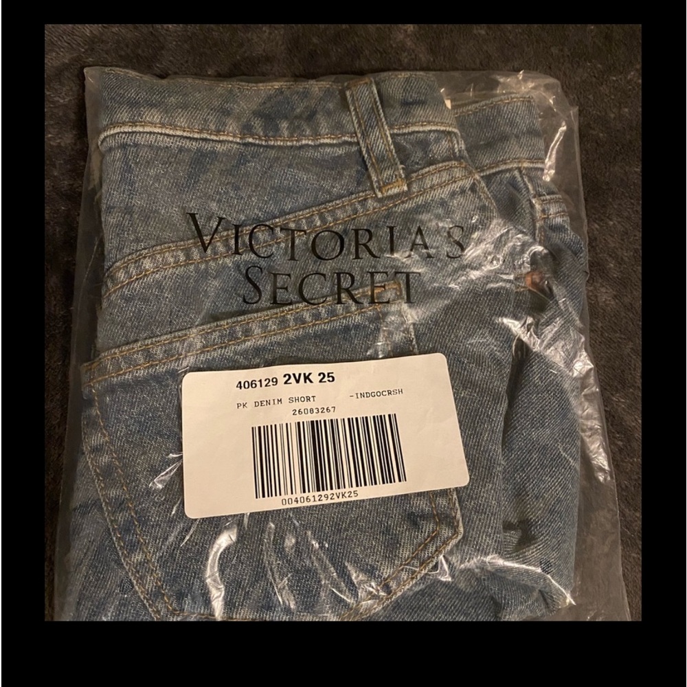 NEW PINK Brand high waisted raw hem denim shorts size 25.